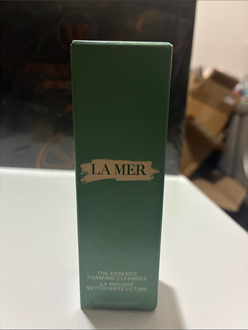 La Mer The Essence Foaming Cleanser - Dark Green with Gold Logo